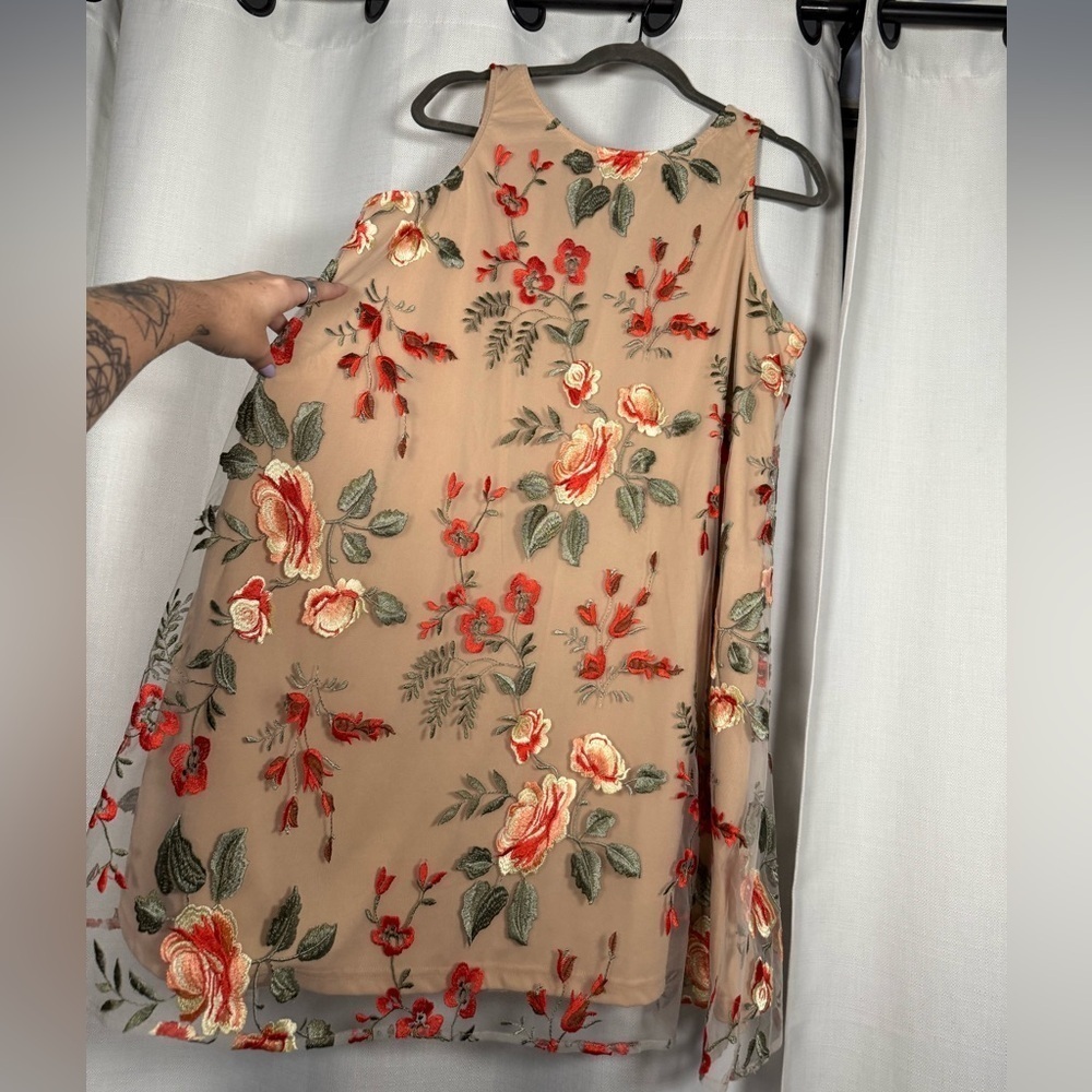 Beige by Eci Tan and Red Embroidered Floral Swing Dress Large - Picture 9 of 12